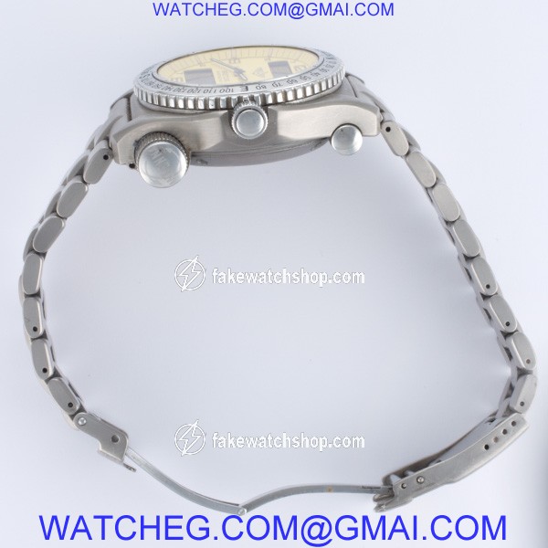 Breitling  E56121.1 Emergency Quartz Male Titanium 4
